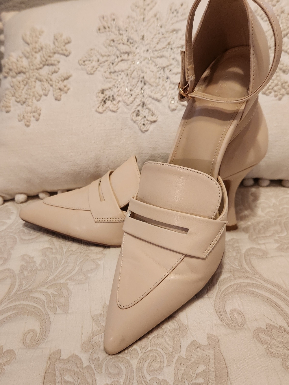 Coutgo Women’s Pointed Toe Ankle Strap Heels in Cream